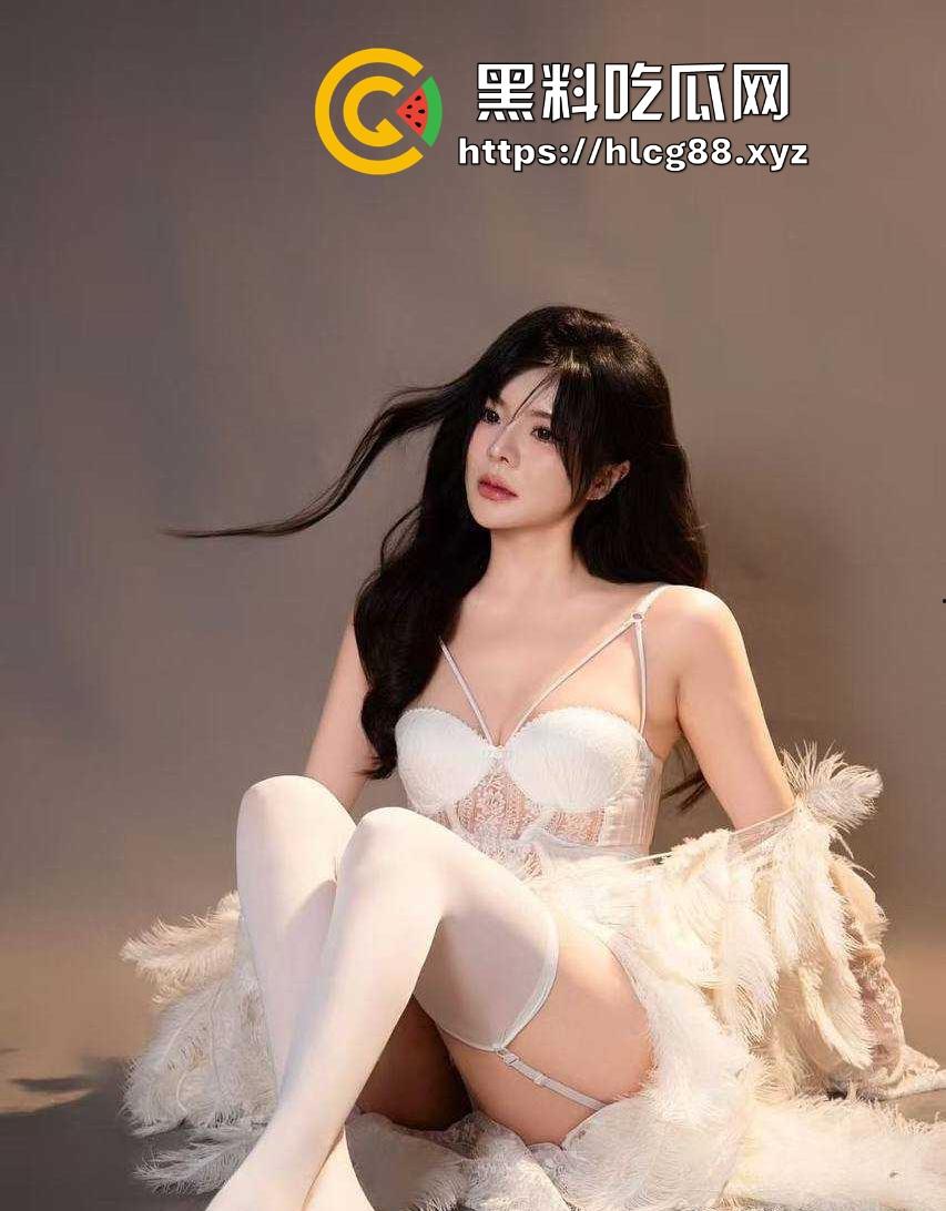 广东37岁【韩雨伶】黑丝调教伺候金主，粉逼熟女勾得爷们儿钱包大出血 独家曝光！-8