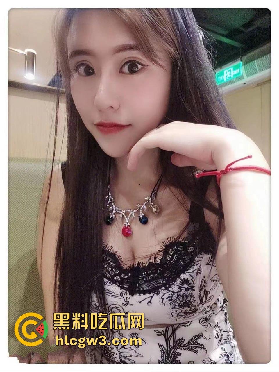 情侣自拍视频流出小姐姐骚话连篇,毒龙口交挑逗男友,最后被后入爆操内射,花活多得不像话!-8