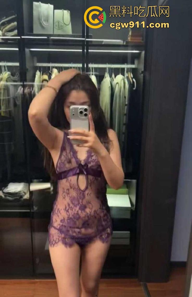 江苏徐州性瘾人妻【胡恒瑜】婚内出轨约炮多人，极品身材各种情趣内衣火辣裸聊，聊天记录都骚过人！-16