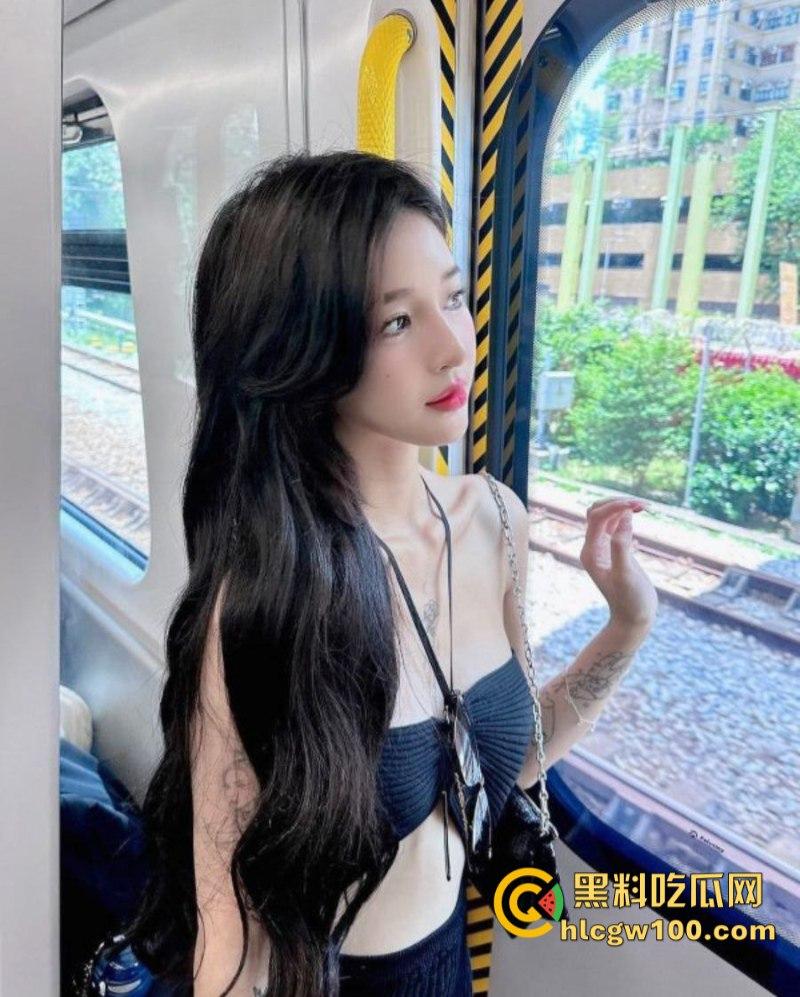 台湾人气网红【韩妮】不雅私密视频被人渣前男友泄露，外表高冷禁欲，背地里是个求操小母狗-3