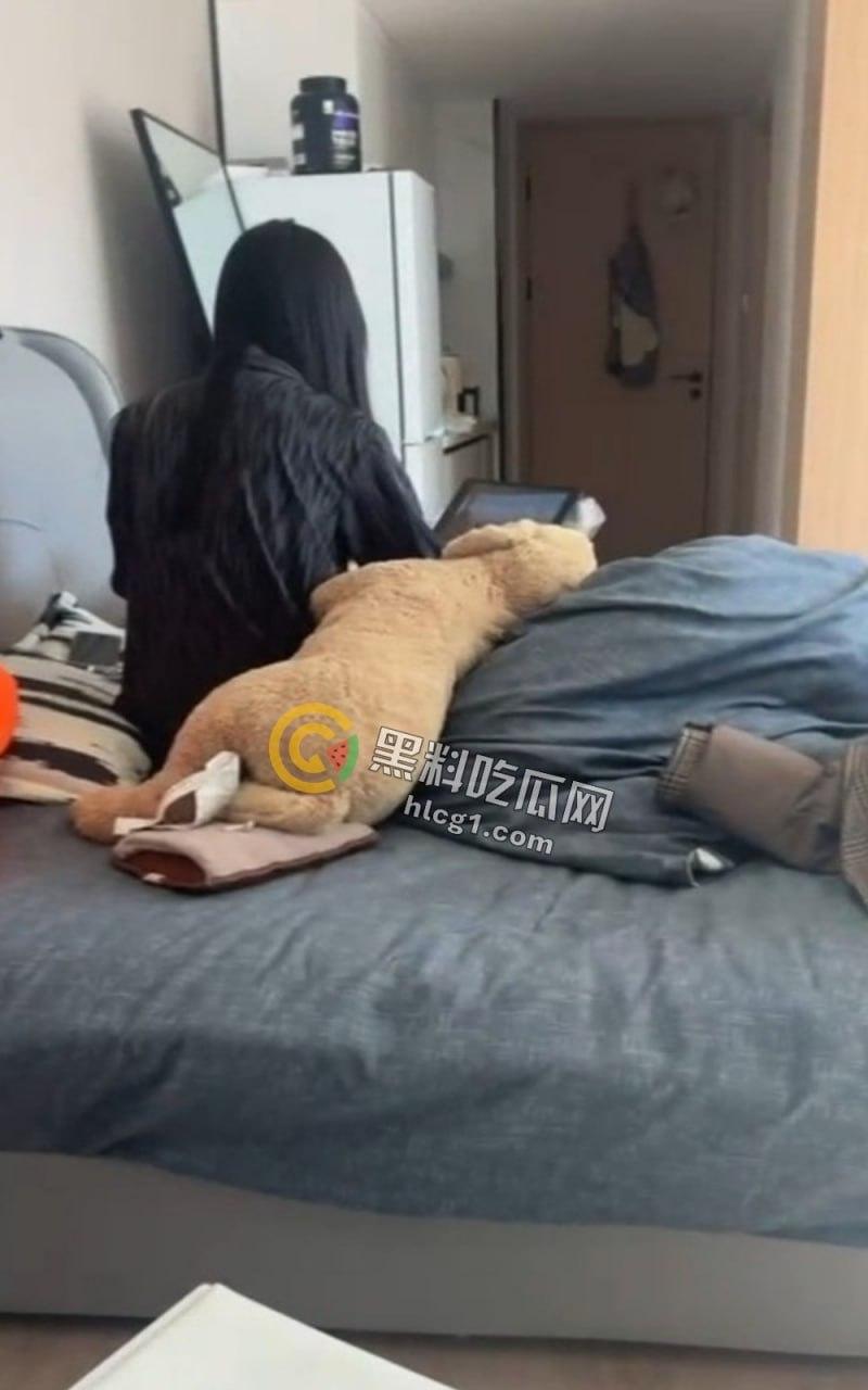 大神约啪大学艺校小仙女，偷拍曝光气质美女的母狗秘密一面！-6