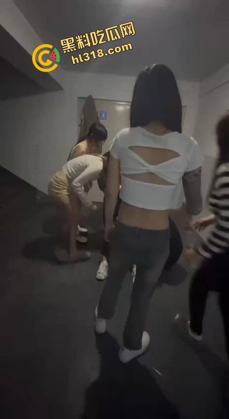 辽宁沈阳校园霸凌恶臭升级，不到18霸凌女同学还直播炫耀，年龄不到不判刑，打人视频明码标价6.6元！-7