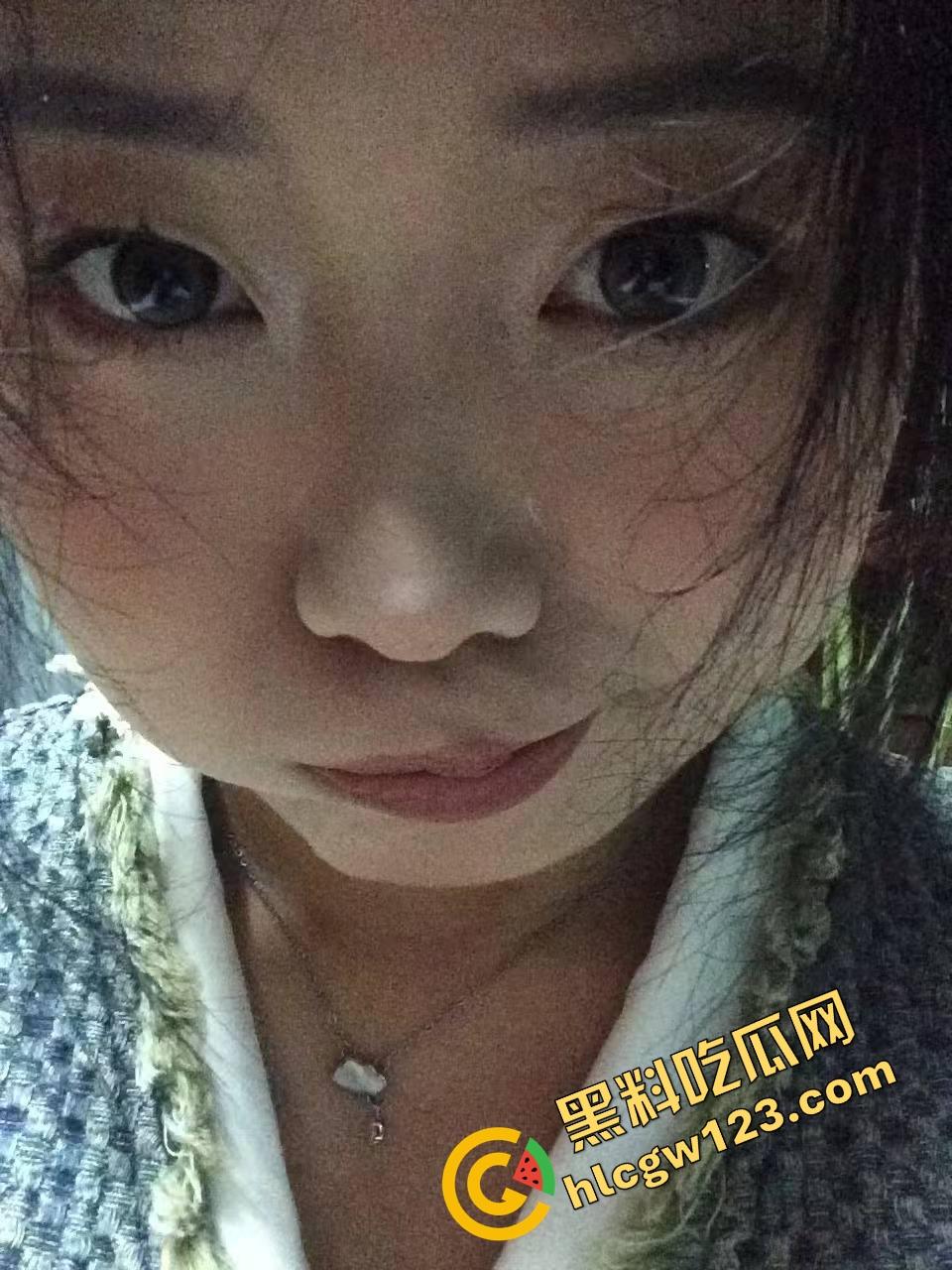 酒桌一杯黄汤下肚嫂子就躺平，海角乱伦哥没想到计划白做。原本计划慢慢钓，结果一杯下去自己把逼端上来！-10