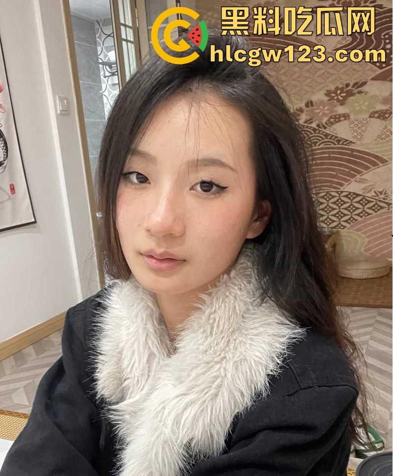 河北保定美女大学生【李怡】不雅视频流出 清纯女友露脸口交 骑乘后入淫到飞起！-1