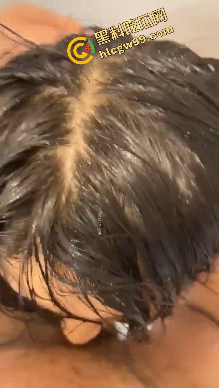 湖南长沙受虐倾向骚母狗【何瑶】浴室调教金主暴力冲水，小便淋头深喉口爆！独家曝光流出！-7