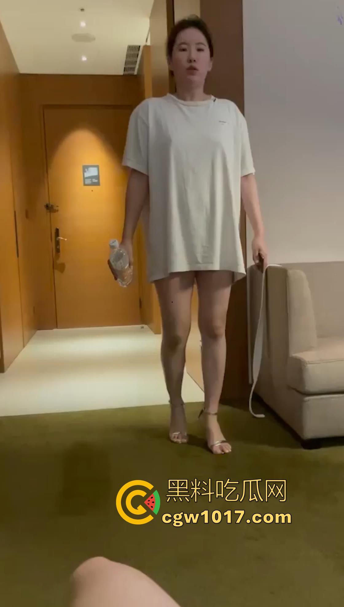 江苏东台名爵台球厅神级活动！与一杆清台送巨乳母狗陪睡，台球宝贝口交爆操，表面是正规台球厅实际就是大型卖淫场所！-8