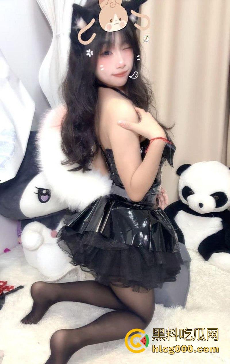 抖音萝莉网红【海止小依】巨乳饱满圆润，曲线勾魂摄魄，用妖娆身姿颠覆清纯形象，福利姬视频流出！-10