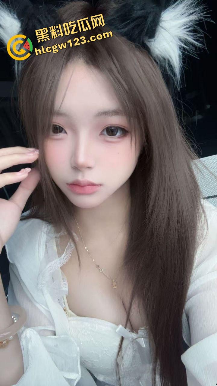 这次不是灌精了是灌奶茶 珍珠奶绿全都倒进逼里搅 吸管一插直接喝 甜到发骚羞耻感爆表！-4