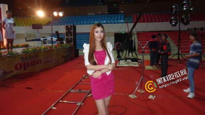 《百度云泄密流出》天津工业大学 模特【王真】外表优雅高冷  实则内心闷骚放浪38P+1V-8