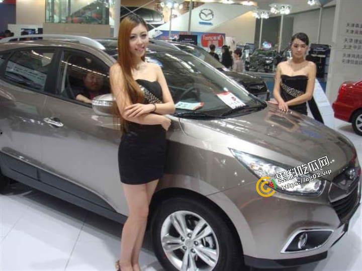 《百度云泄密流出》天津工业大学 模特【王真】外表优雅高冷  实则内心闷骚放浪38P+1V-10