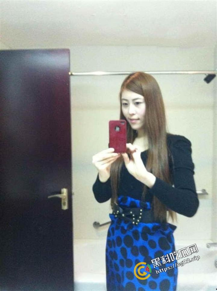 《百度云泄密流出》天津工业大学 模特【王真】外表优雅高冷  实则内心闷骚放浪38P+1V-15