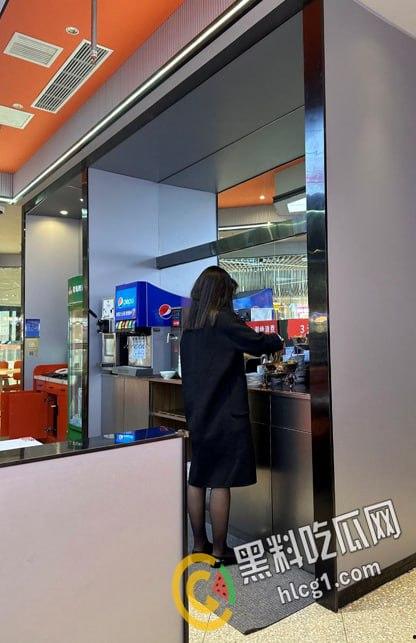 浙江传媒学院极品校花 高颜值完美身材反差母狗 与主人的日常活调教活动 真是将反差展现的淋漓尽致啊-1