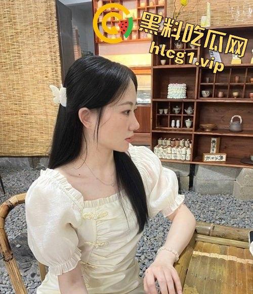广西反差美女「赵晓玲」被包养真相曝光！奶茶店老板娘人设崩塌！被金主无套抽插叫声撩人！-1