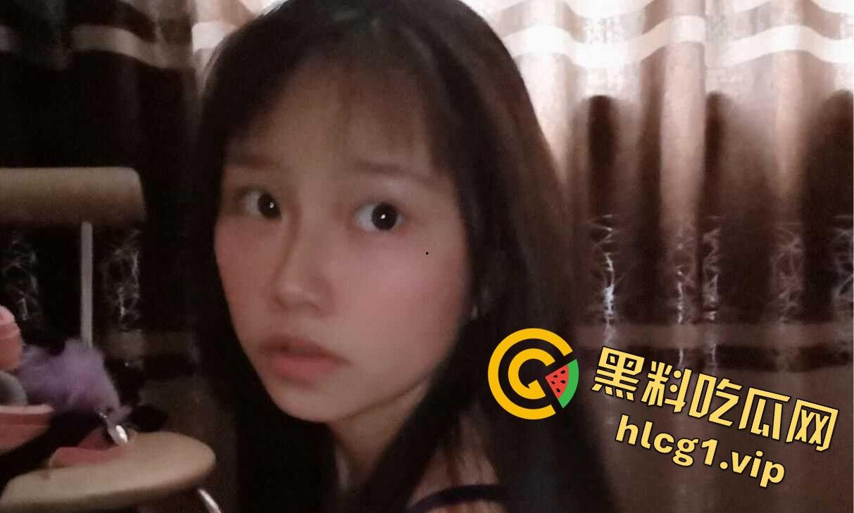 武汉生物工程学院 【张伊美】跟男友出去西安旅游的私密视频常遭曝光！-4