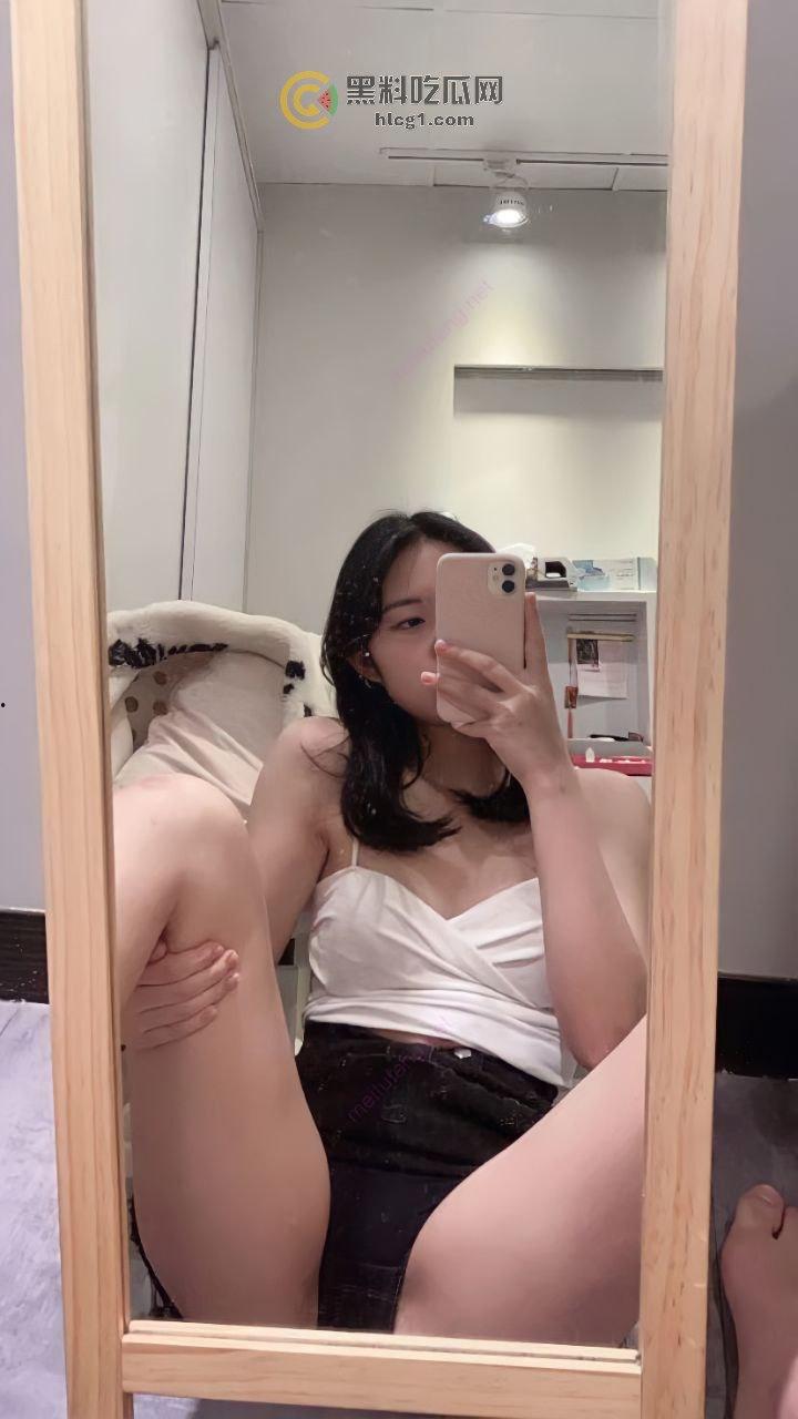 台湾高颜值嫩妹冷漠外表下隐藏的狂野秘密，竟然是个活色生香的婊子-13