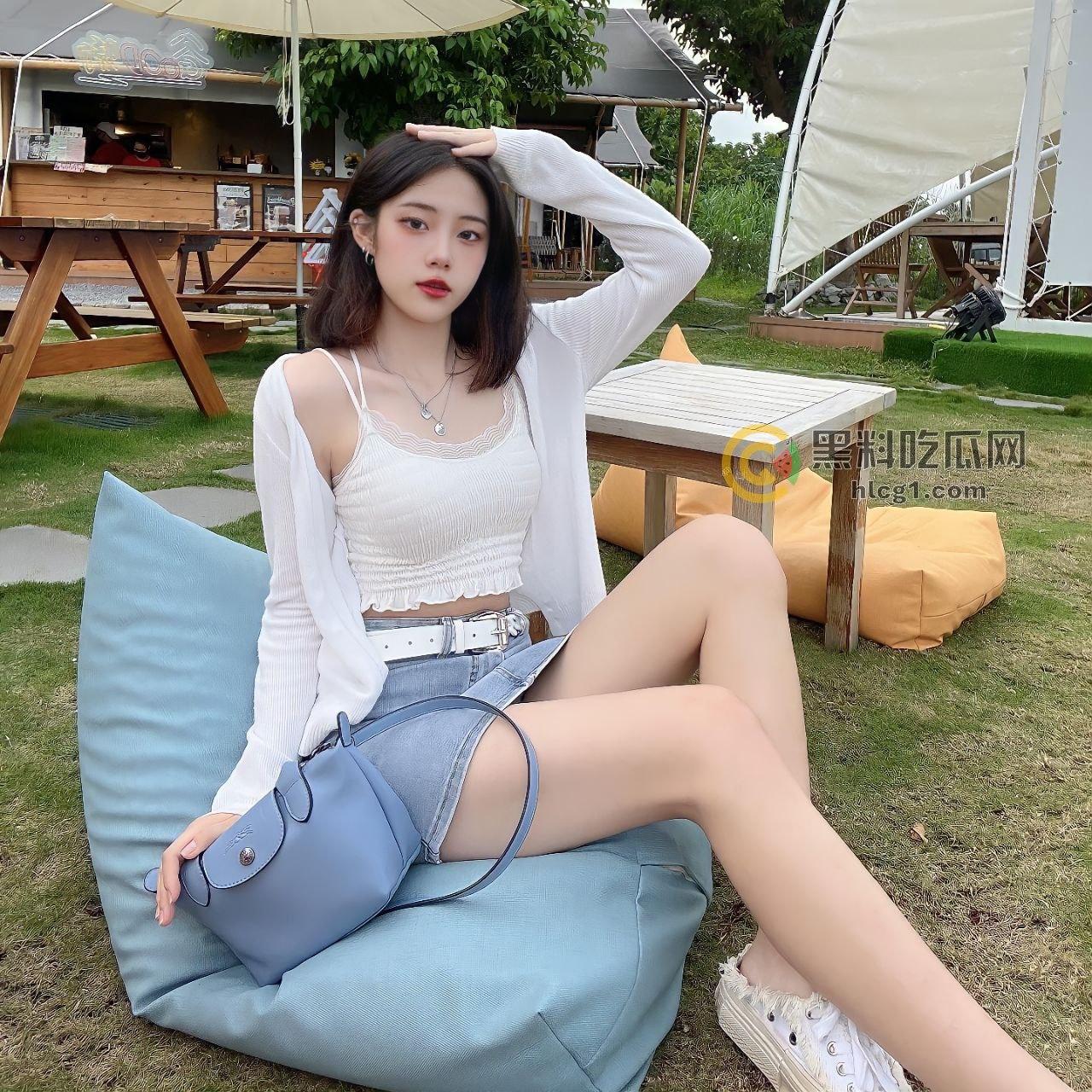 台湾高颜值嫩妹冷漠外表下隐藏的狂野秘密，竟然是个活色生香的婊子-15