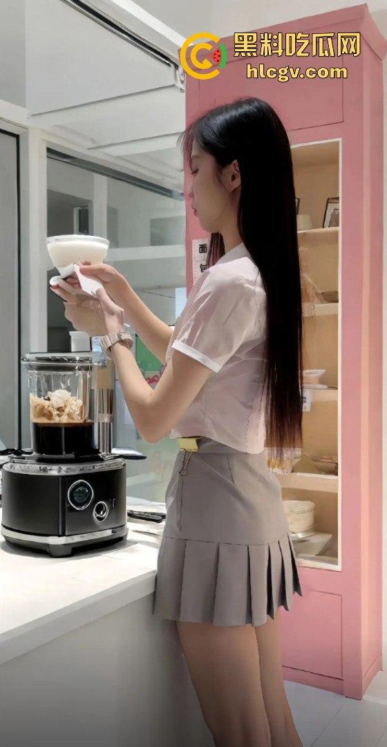 空姐都没这骚！好利来黑丝小姐姐被玩疯了！工装直接干成情趣服，肉丝长腿一顿爆操，想想都上头！-15