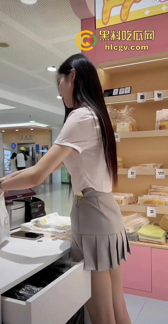 空姐都没这骚！好利来黑丝小姐姐被玩疯了！工装直接干成情趣服，肉丝长腿一顿爆操，想想都上头！-20