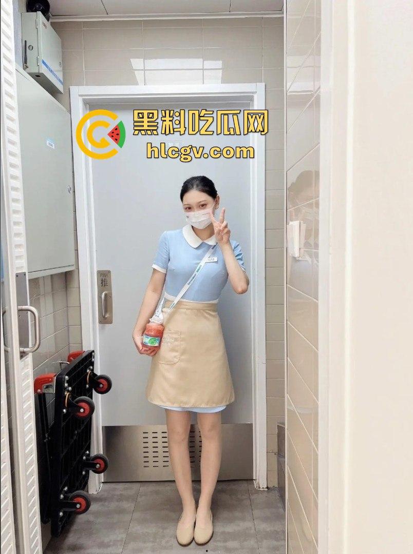 空姐都没这骚！好利来黑丝小姐姐被玩疯了！工装直接干成情趣服，肉丝长腿一顿爆操，想想都上头！-27