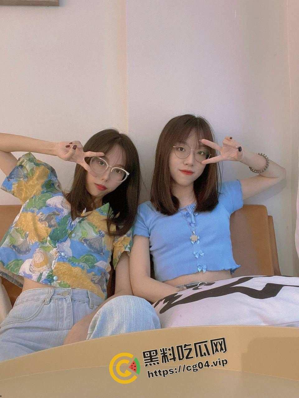 成都大学生【谢询】 喜欢肛交群p 背着男友一女站四男 三洞全开  小小的身体 大大的能量-2