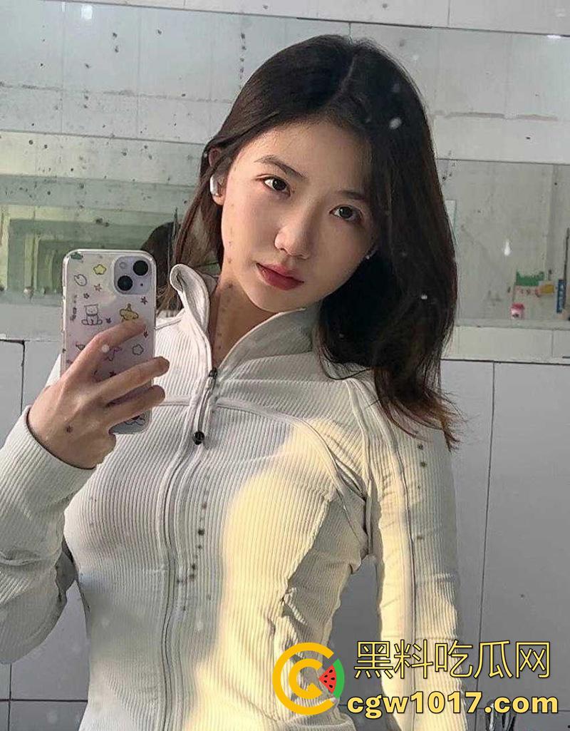 浙江财经大学，清纯校花级女神【李书妍】不雅视频流出，据说与前任分手后，被渣男报复曝光！-1