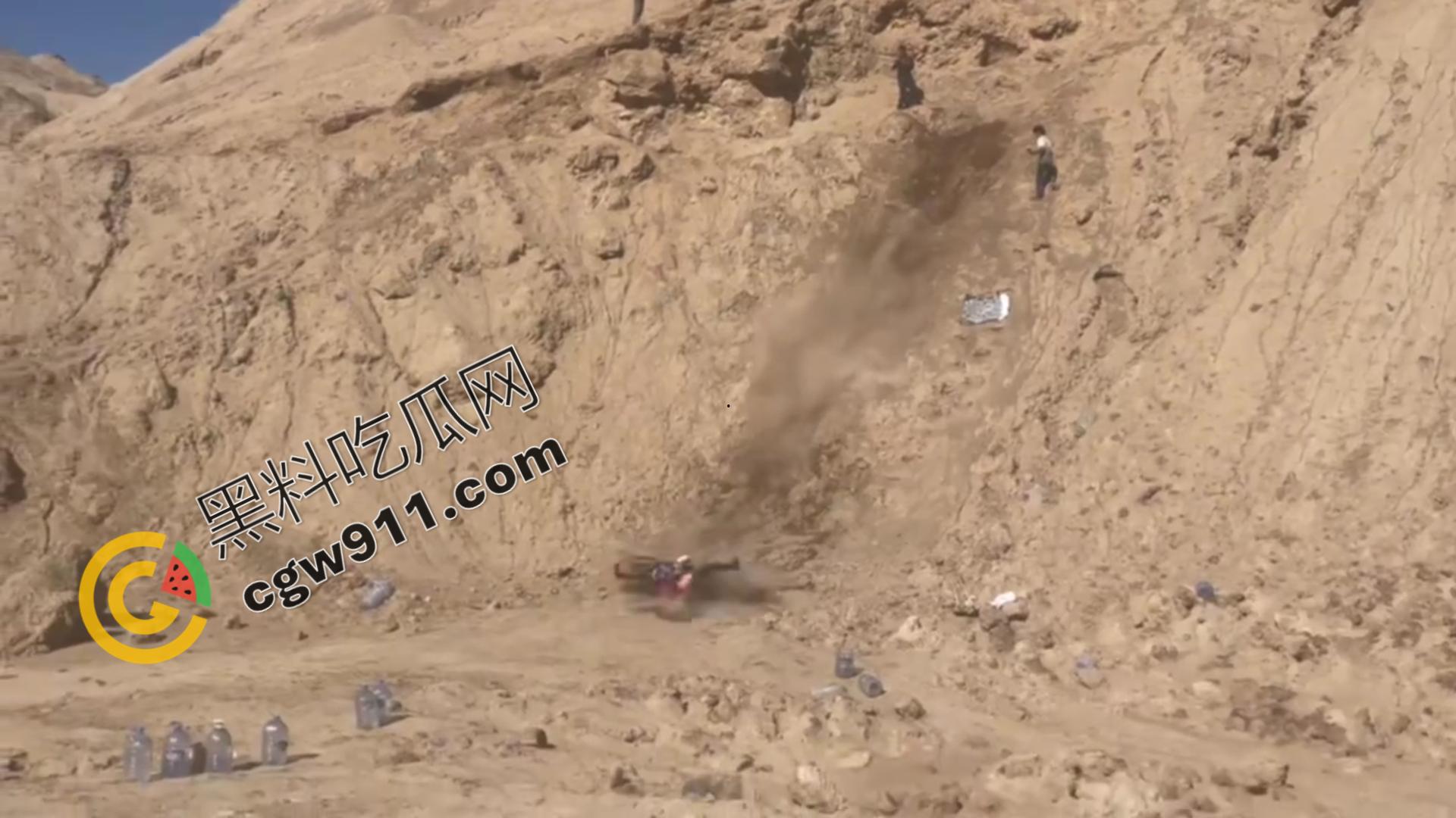 新疆吐鲁番：极限跳崖！山地速降的年轻爱好者壮烈10米跳崖，血染岩壁，英雄折翼-4