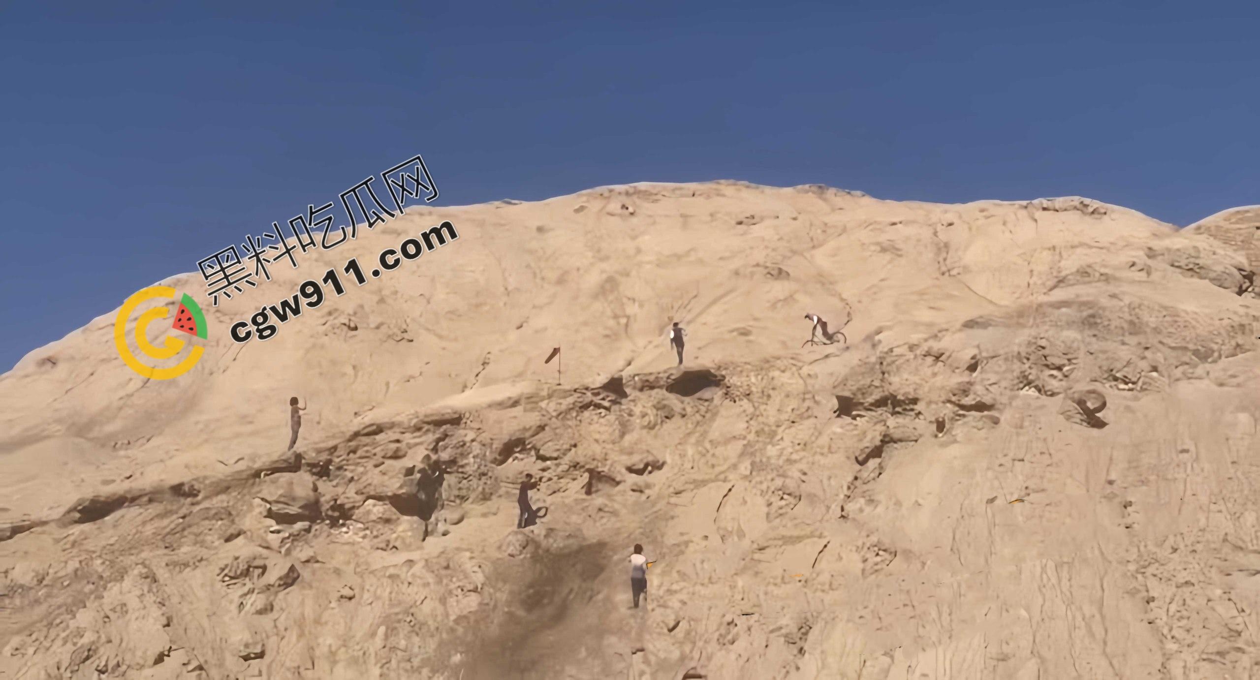 新疆吐鲁番：极限跳崖！山地速降的年轻爱好者壮烈10米跳崖，血染岩壁，英雄折翼-10