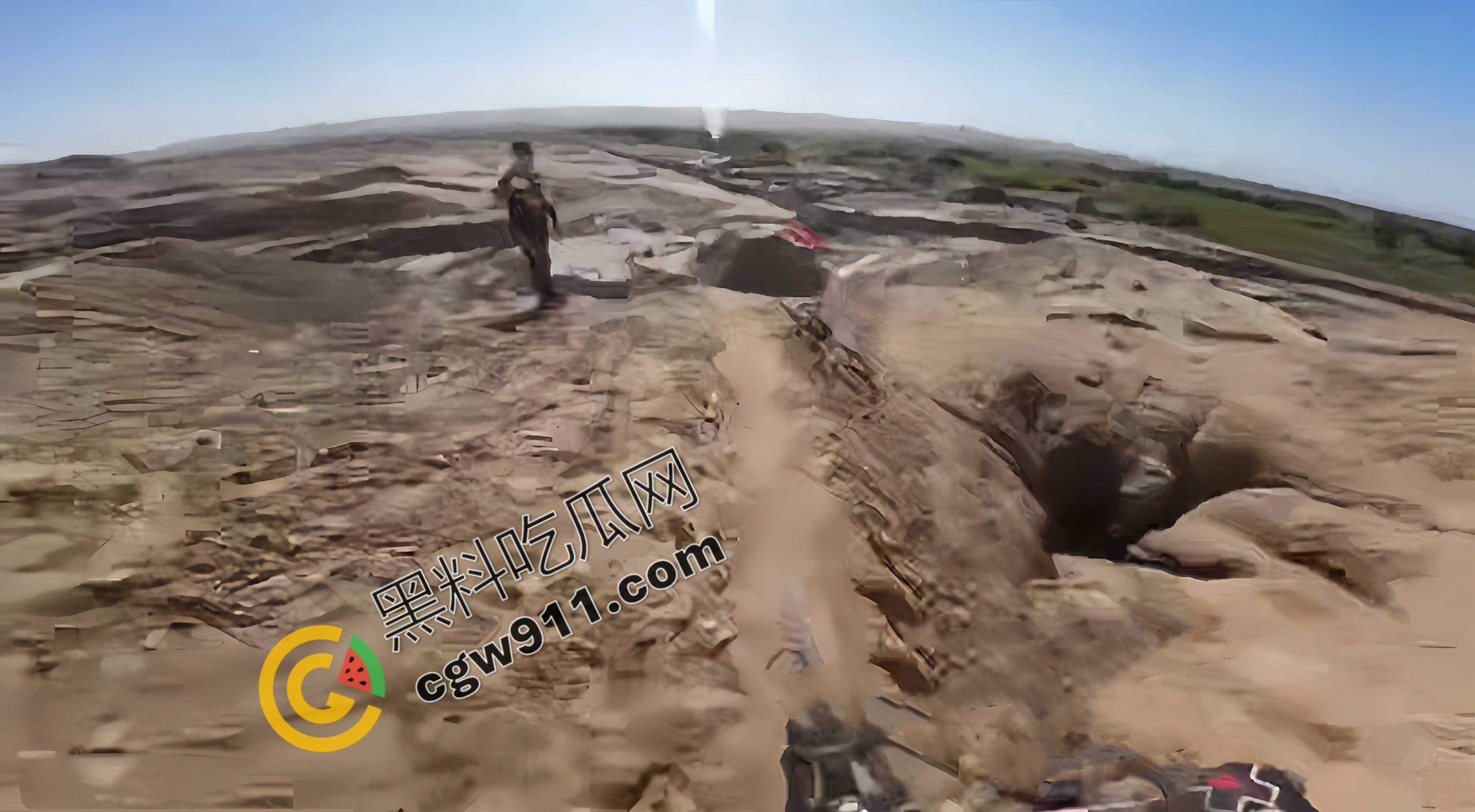 新疆吐鲁番：极限跳崖！山地速降的年轻爱好者壮烈10米跳崖，血染岩壁，英雄折翼-11