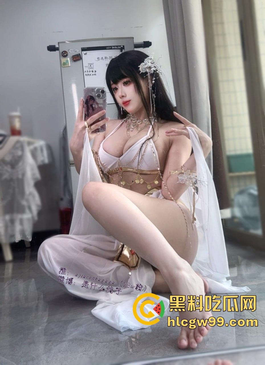 OF极品骚鸡【九言舞娘】美臀巨乳大长腿，白虎粉嫩逼夹着跳蛋抖得不行，这身材光看都想射！-5