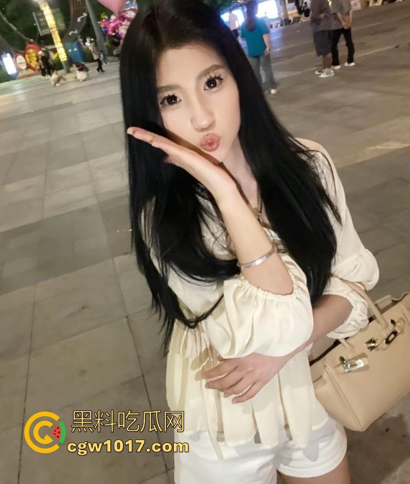 重庆理工大学【赵淮雯】清纯学生妹床上风情万种，舔蛋骑乘精通，无套狂操全身射满精液，这身材真的爱了！-1