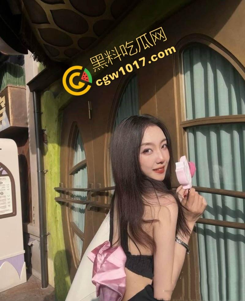 英国利兹女留学生【一吱丸子】玩转富豪圈！各种场合深喉吞屌喷精浪叫，堪称时间管理大师！-3