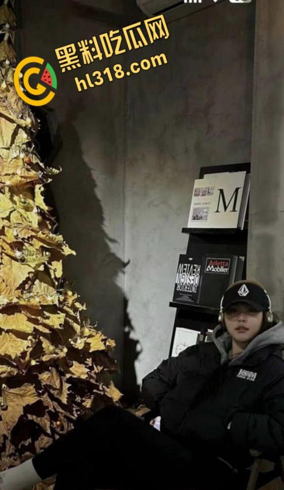 推特博主【一杆钢枪】，最新视频的女主竟是抖音网红【阿凡琦】，户外野战激情3P，声音身材完全暴露，实锤无疑 !-2