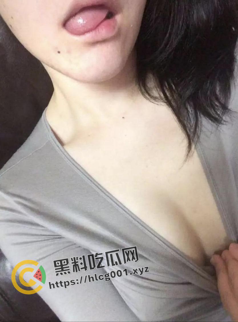 经典永流传！反差婊【李苗】男友视角的性爱记录 温暖的笑容和颤抖的骚穴 今晚就你了-17