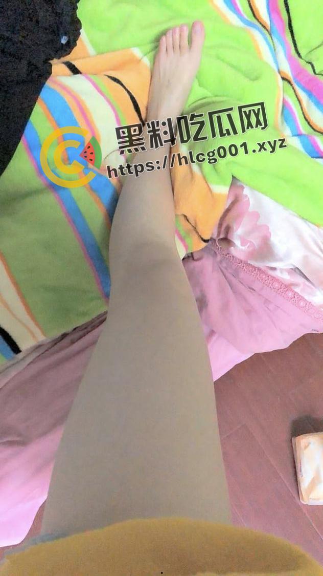 经典永流传！反差婊【李苗】男友视角的性爱记录 温暖的笑容和颤抖的骚穴 今晚就你了-26