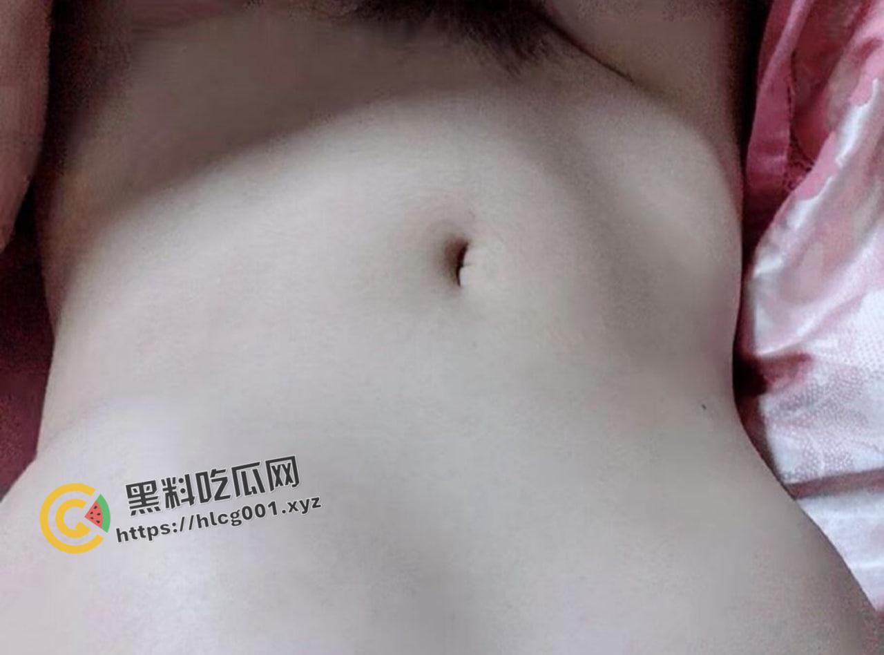 经典永流传！反差婊【李苗】男友视角的性爱记录 温暖的笑容和颤抖的骚穴 今晚就你了-37