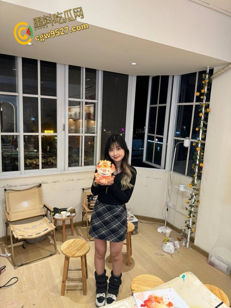 吉林师范学院清纯学妹【张娜】,人前文静人后骚母狗,被按住脖子爆操,操完不满足还用道具接着弄 !-3