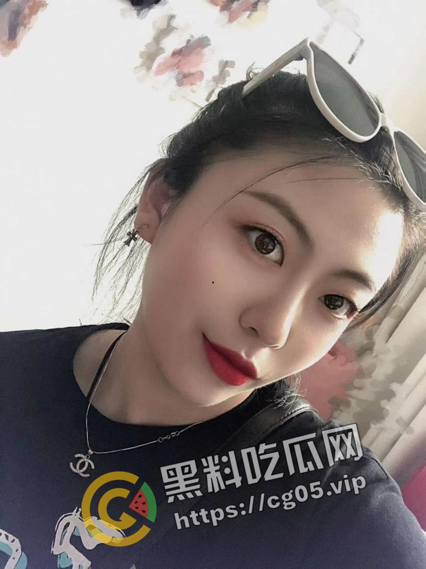 石家庄长安区 祥云小卖铺老板娘 与楼上大学生偷情被老公发现 曝光 少妇巨乳 这哪个大学生能忍住-2