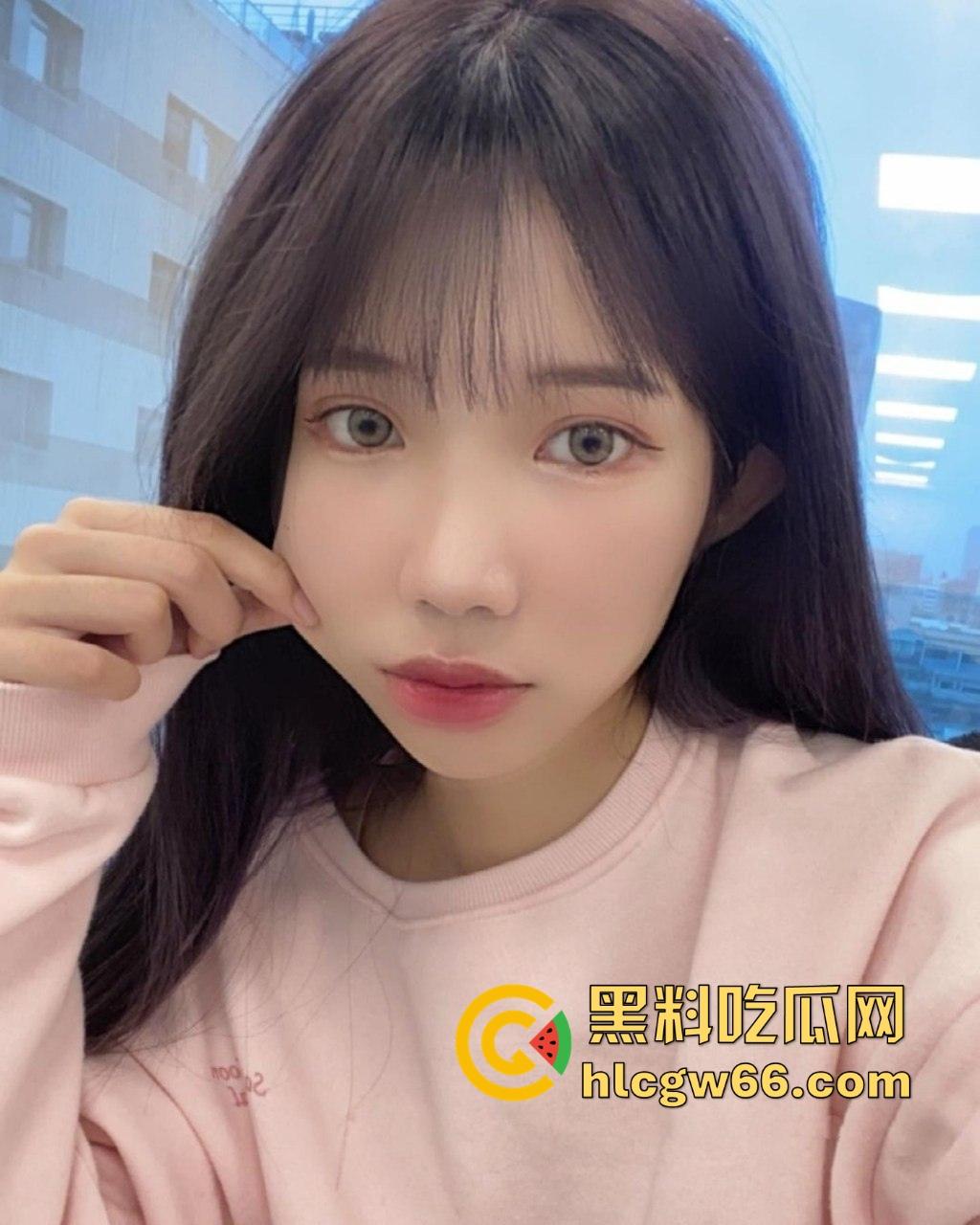 高颜值游戏主播【张优】与榜一大哥性爱视频曝光 巨乳少女身上骑 不死都得脱层皮！-1