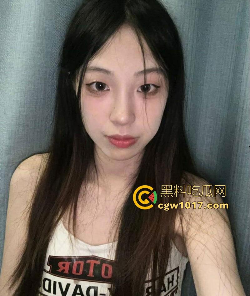 深圳职业学院反差骚学妹【李文萱】大眼骚妹一枚背着男友出轨，东窗事发现任男友把不雅视频曝光！-3