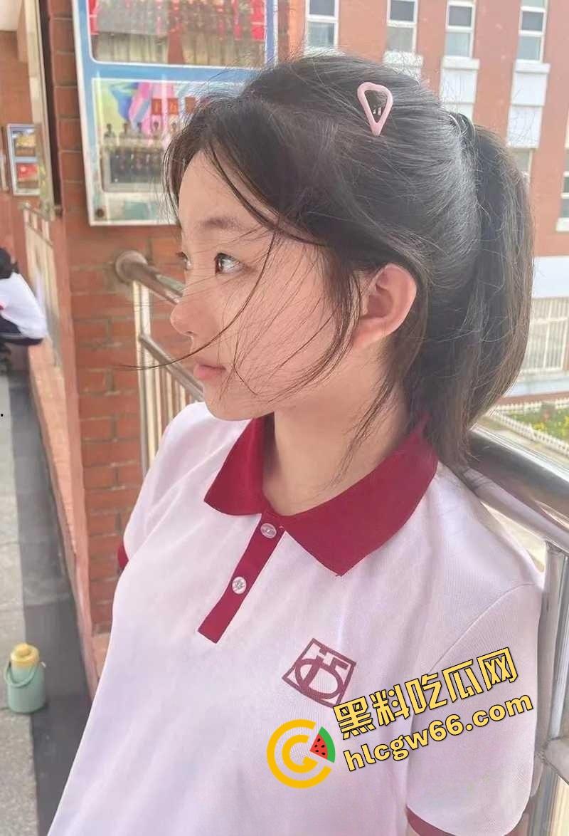 上海美院19岁女大『王佳翼』表面乖学生，背地被大神网调成听话小母狗！聊天记录曝光太顶了！-31