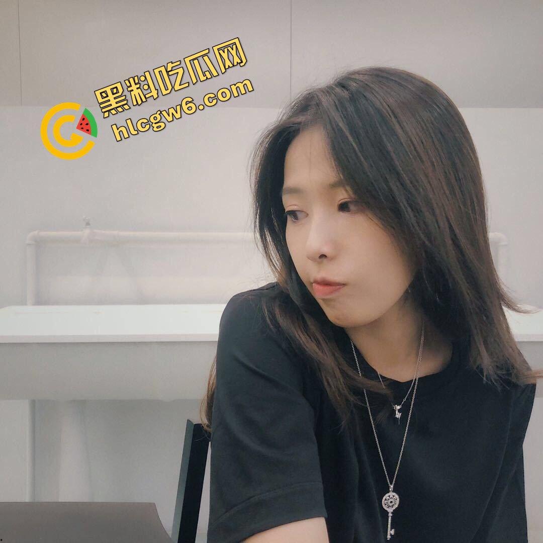 江苏无锡反差母狗骚鸡少妇『欧丽媛』饱满阴唇黑中带粉 酒店舔鸡吸蛋顶级口活！原创独家投稿曝光！-4