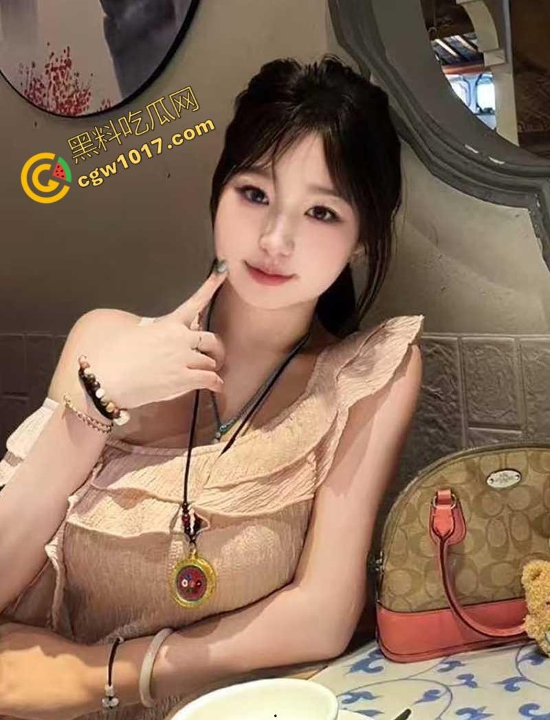 海角乱伦大神邀您一睹亲嫂子淫态！露奶医护情趣装，秋千上高潮叫床！小叔子炽烈极乐，嫂嫂淫肉沸腾！-2