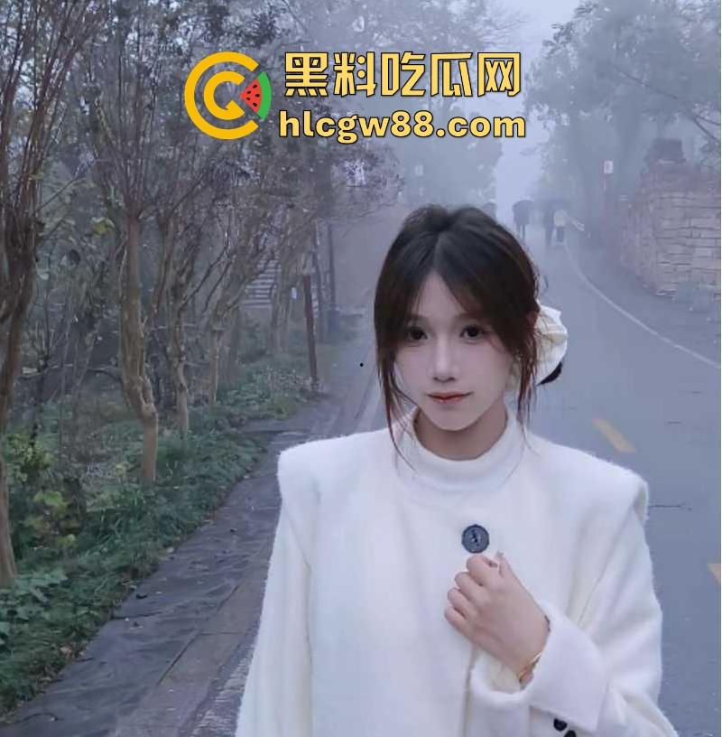 渣男约炮抖音小网红【ZYoix】边操逼边拍给朋友炫耀 不雅视频全网疯传！-3