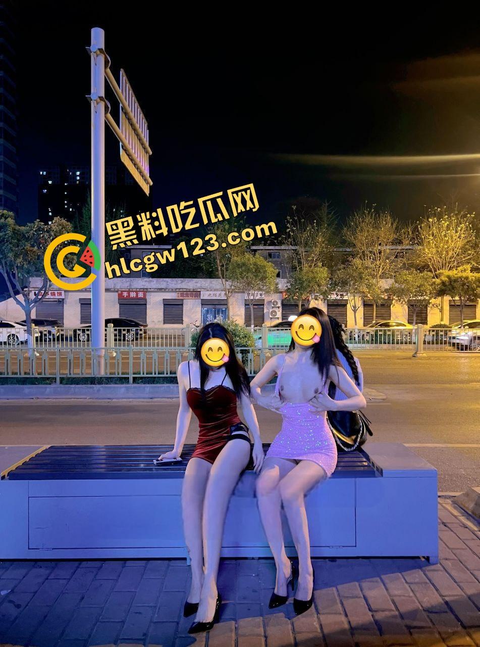 天津最野绿帽哥开放婚姻组团放妻，母狗团户外露出轮干单男，共享老婆新玩法？-11