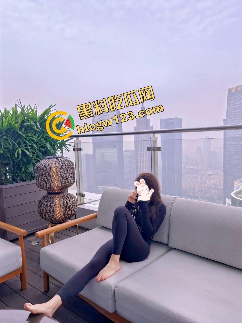 天津最野绿帽哥开放婚姻组团放妻，母狗团户外露出轮干单男，共享老婆新玩法？-20