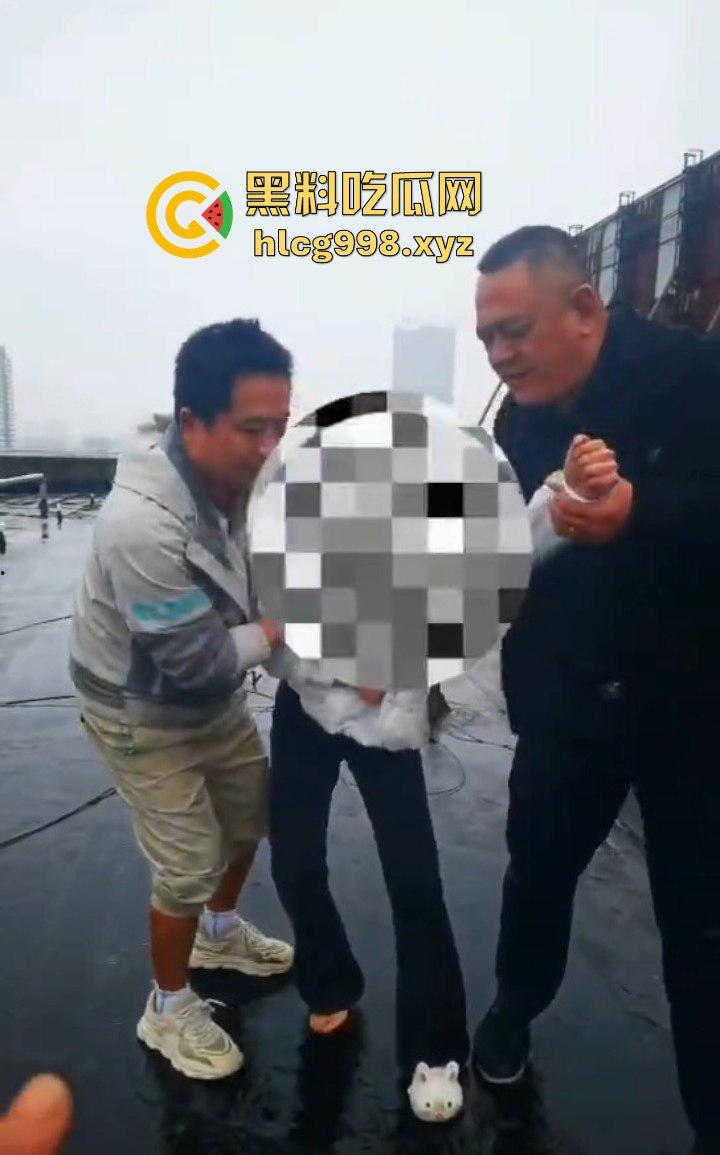 大哥临危不乱，消防队还在路上，徒手拯救跳楼女孩，你是哪里来的神仙！-5