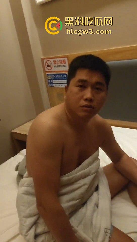 瓜友爆料山东狼友，洗澡脱光还没上钟就被老婆抓，这钱退不退？老婆说饭都吃不上了你还跑出来浪！-4