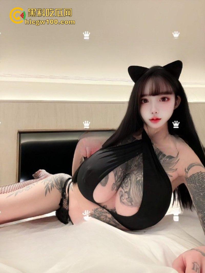 高颜值纹身网红【祎祎Vixen】福利合集曝光 符文女神360度展示人工巨乳 这全身的科技与狠活啊-14