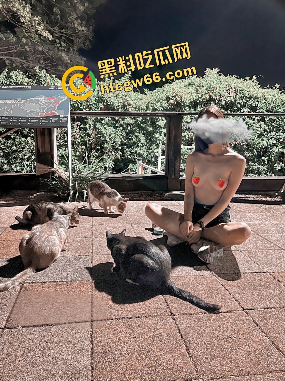 太原母狗级尤物『屠敏丽』人前白虎御姐人后调教3P舔精，黑丝JK样样玩，真不知是哪位大神的专属狗！-17