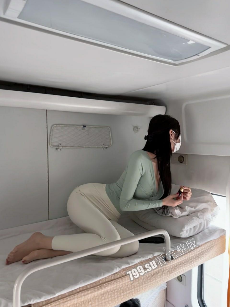 极品网红女神 脸红『Dearie』魅惑新作《高铁之旅》阴部鼓鼓的 各种姿势太欠操了-20